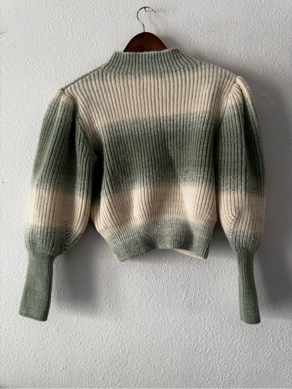 Cozy Sage Green Cream Lantern Sleeve Ribbed Cropped Sweater Statement Sleeve
L - Picture 13 of 15
